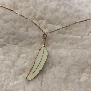 Feather Pendent Necklace